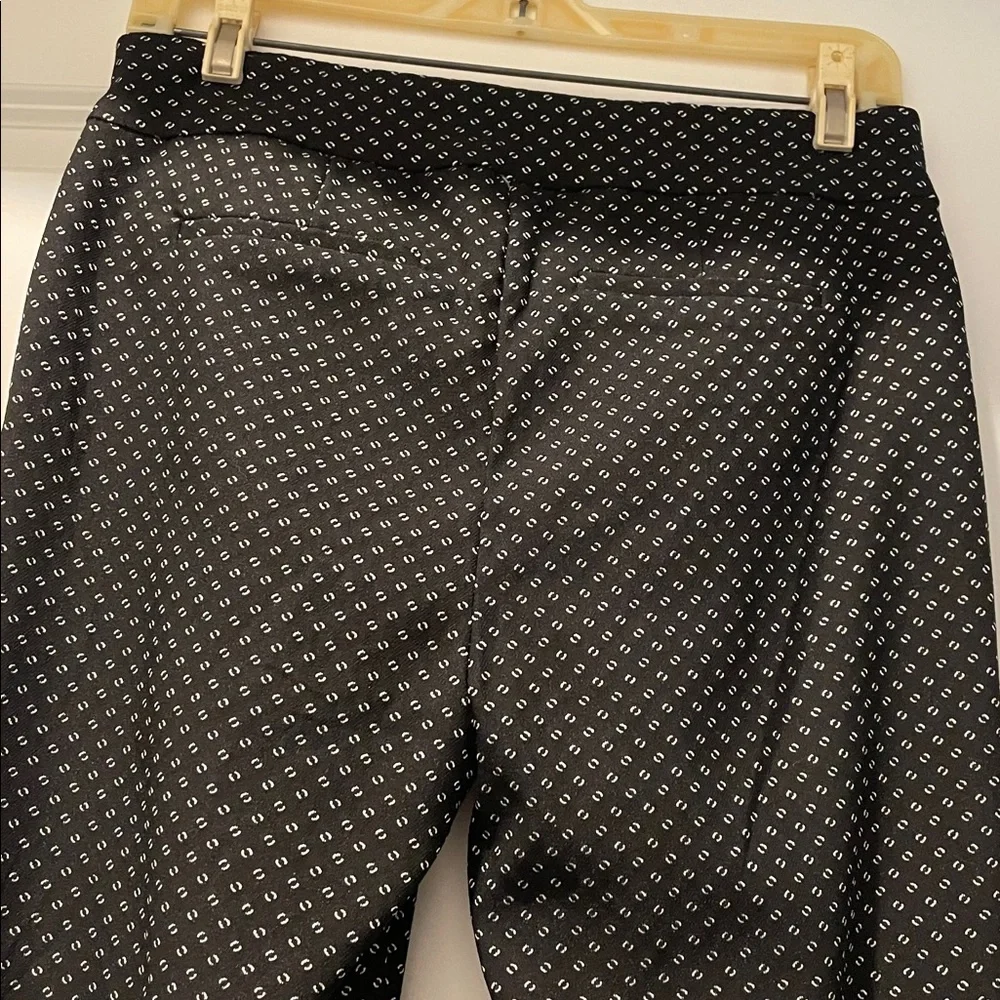 Chico’s Graphic Patterned Pants BlackWhite Size 4R Straight Leg Slimming Preppy - Picture 6 of 14